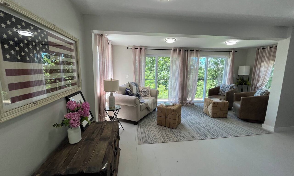 Lewiston Cottage | Lewiston Serene Cottage Upscale Stunning River View 2 bedroom, all amenities AC