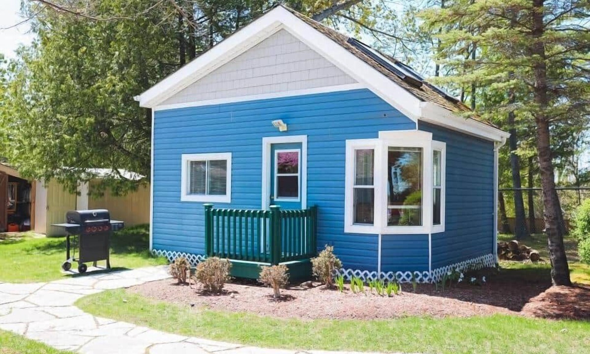 Wasaga Beach House | Lighthouse at Evergreen Resort in WB