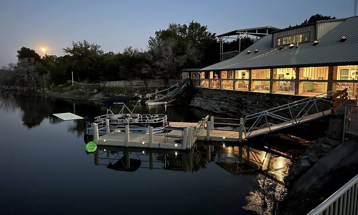 Jacksboro House | Lodge for Adventure Glamping for Families or Large Groups on Lake Godstone, Texas