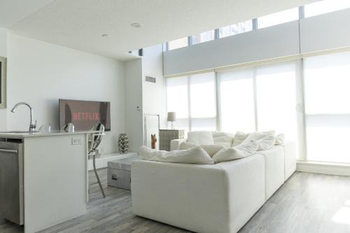 King West Village Apartment | Loft in Liberty Village Steps to Major International Sporting Event