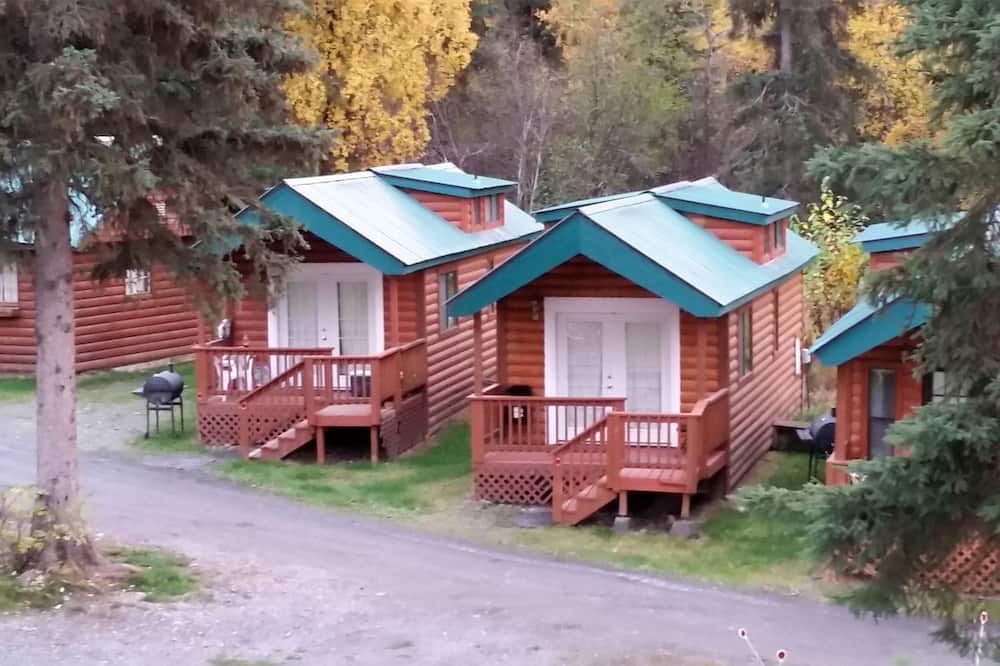 Cooper Landing Cabin | Lofted Cabin Ideal for Family Getaways in Alaska