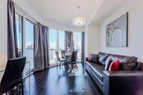 Bay Street Corridor Apartment | Lovely 2Br Condo with Fabulous View in Downtown Toronto