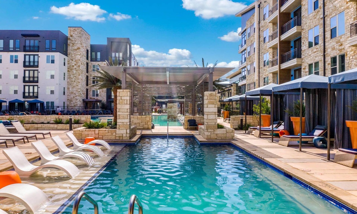 Dallas-Fort Worth Metroplex DFW Apartment | Lovely Homes +Balcony View +Pool+ GYM & Free Parking