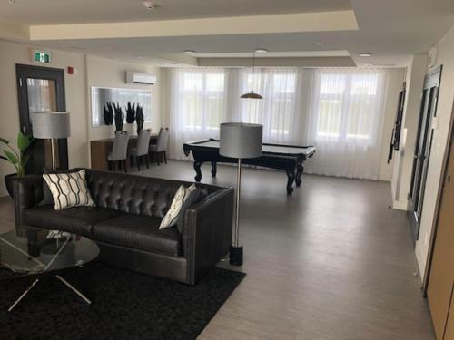 Brossard Apartment | Luxurious Apartment in Brossard with Terrace