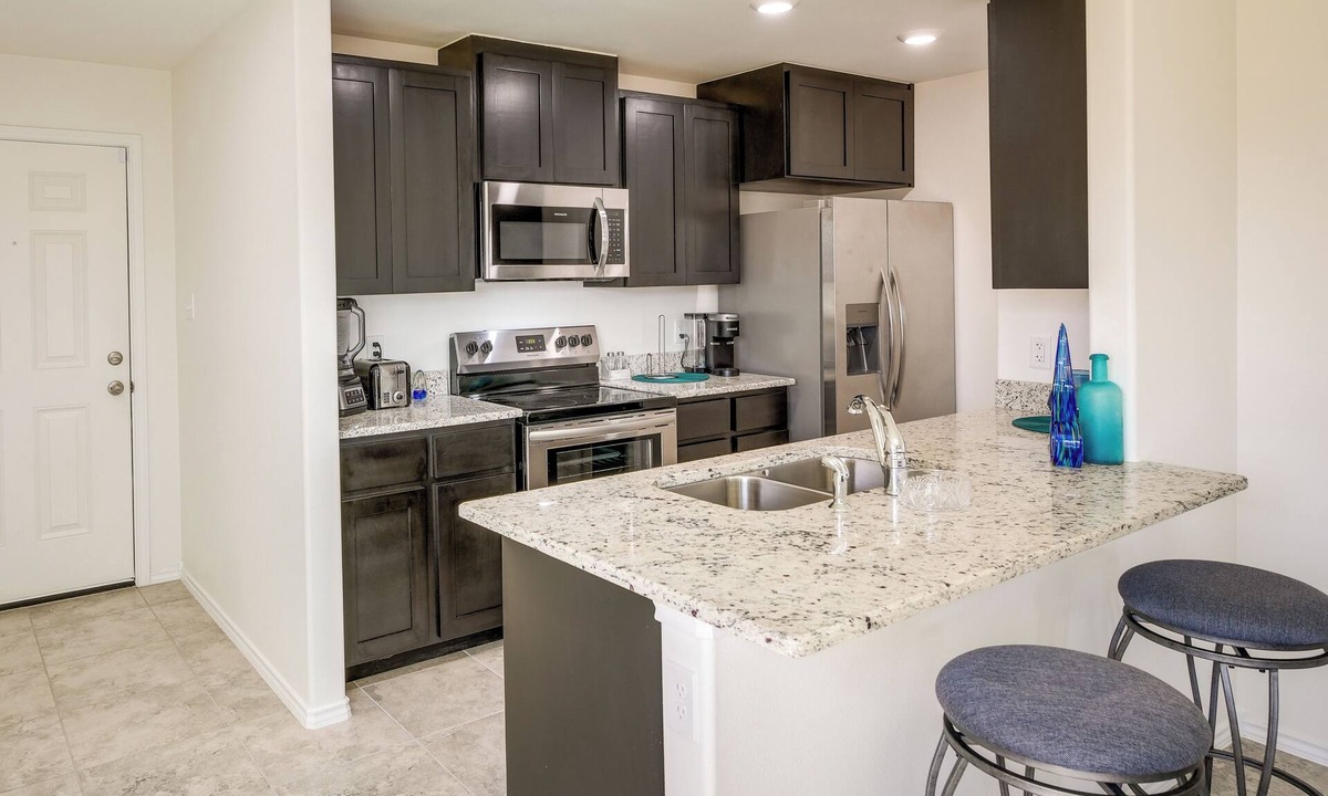 Bonanza House | Luxurious Laredo Getaway - Unwind in Style!