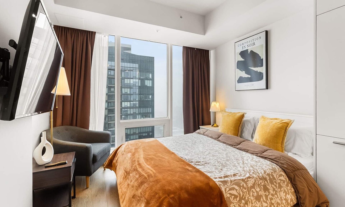 Ville-Marie Condo | Luxurious Studio with a view