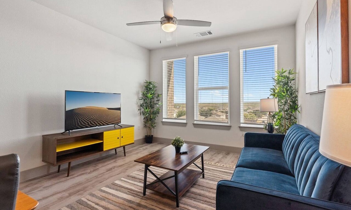 Stony Ridge North Apartment | Luxury 2BD/2BA Next to Airport d40p