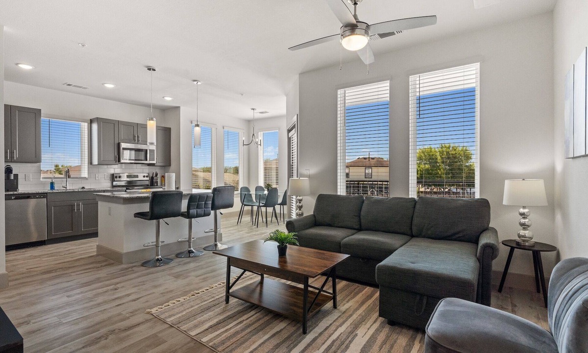 Stony Ridge North Apartment | Luxury 2BD/2BA Next to Airport z12g