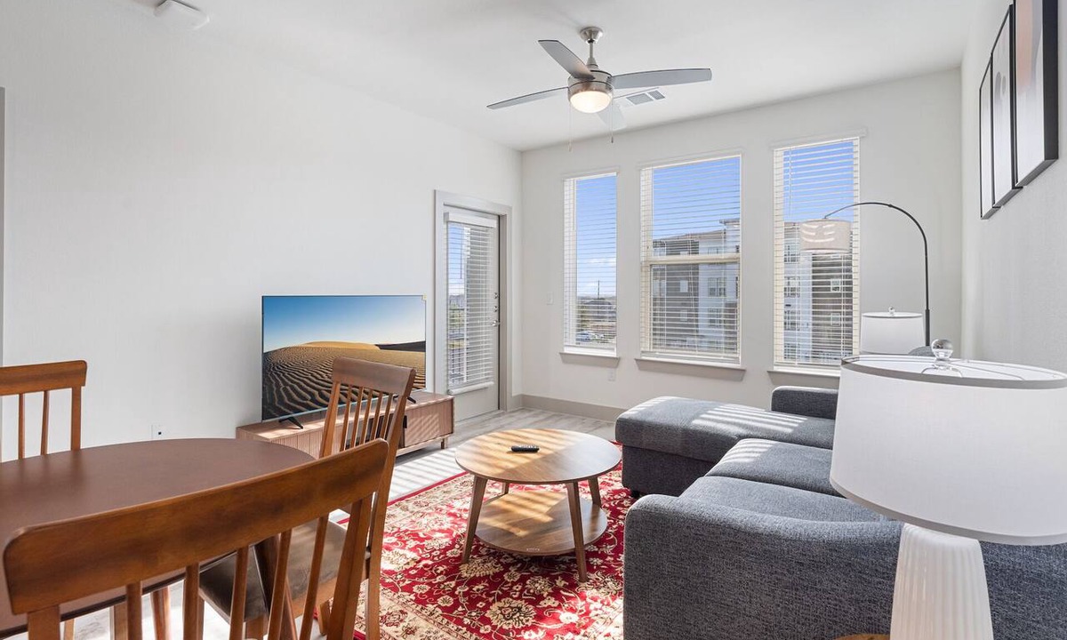 Stony Ridge North Apartment | Luxury 2BD/2BA Next to Airport zvq6