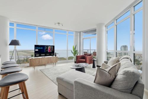 Fort York Apartment | Luxury 2BR Condo with King Beds & Views