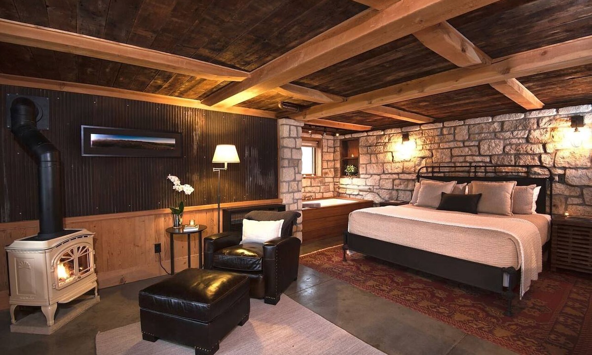 Manhattan Condo | Luxury Bed & Bath Suite Available Nightly