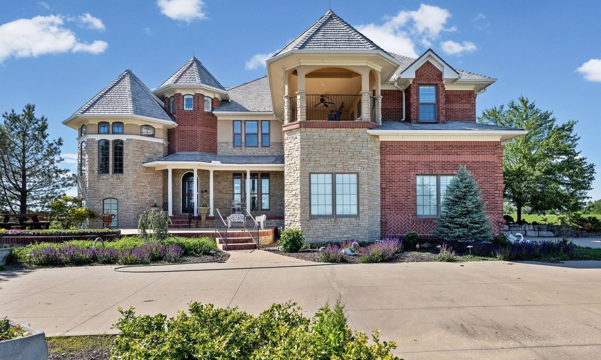New Century House | Luxury Estate Mansion~Theater Game Room Gym Suites