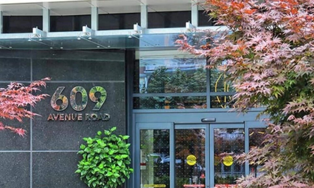 Deer Park Condo | Luxury Forest Hill Condo/Steps to UCC. BSS & Downtown/Summer Short-Term