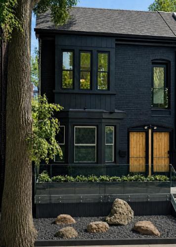 Summerhill Villa | Luxury Home 3bed2bath Yorkville Parking Sauna Gym