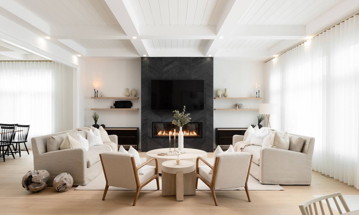 Jacksons Point Villa | Luxury Lake Simcoe Waterfront Estate