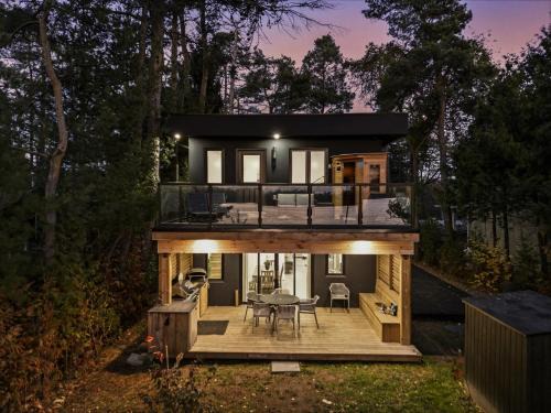 Rama House | Luxury Lakefront with Sauna & EV