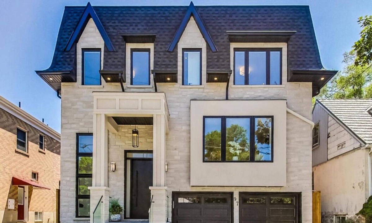 Lawrence Manor House | luxury new detached in lawerance park family friendly area