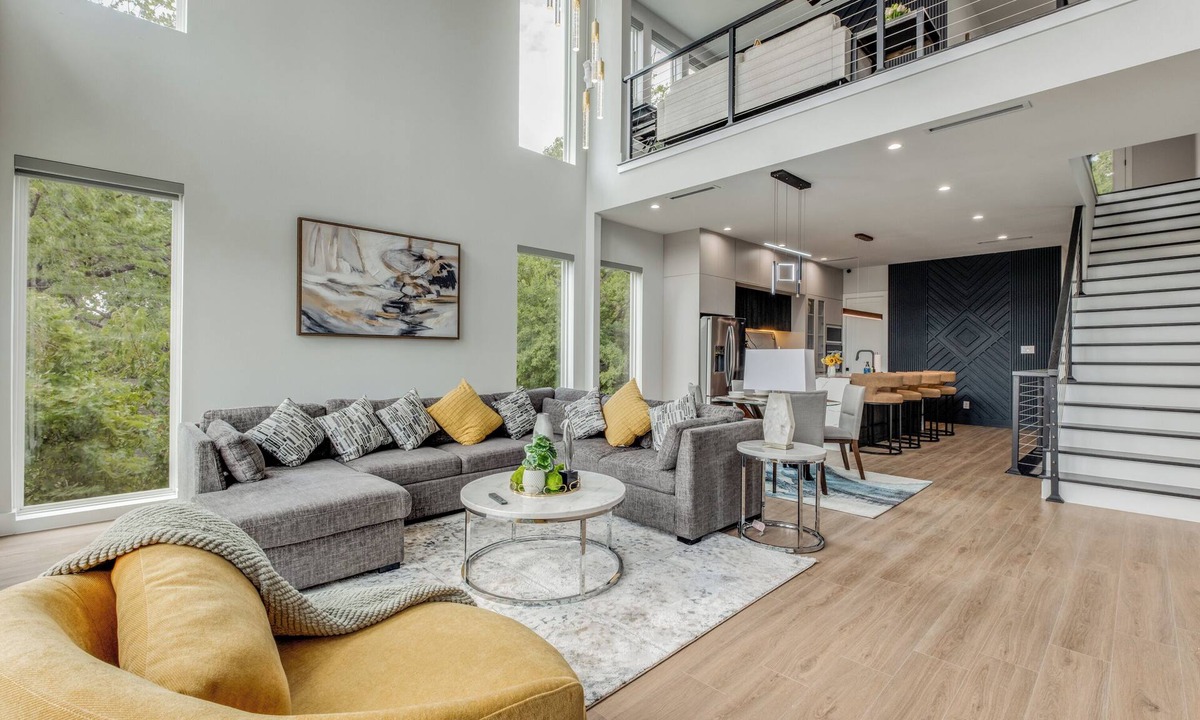 West Dallas House | Luxury Newly Built 4 BR 4 Bath Home w/Rooftop and Grill!