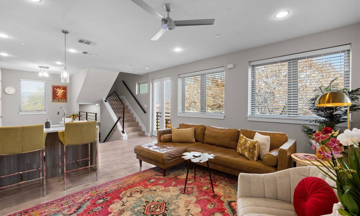 Fort Worth Condo | Luxury Southside 2 BR/2.5 BA w/Rooftop Terrace
