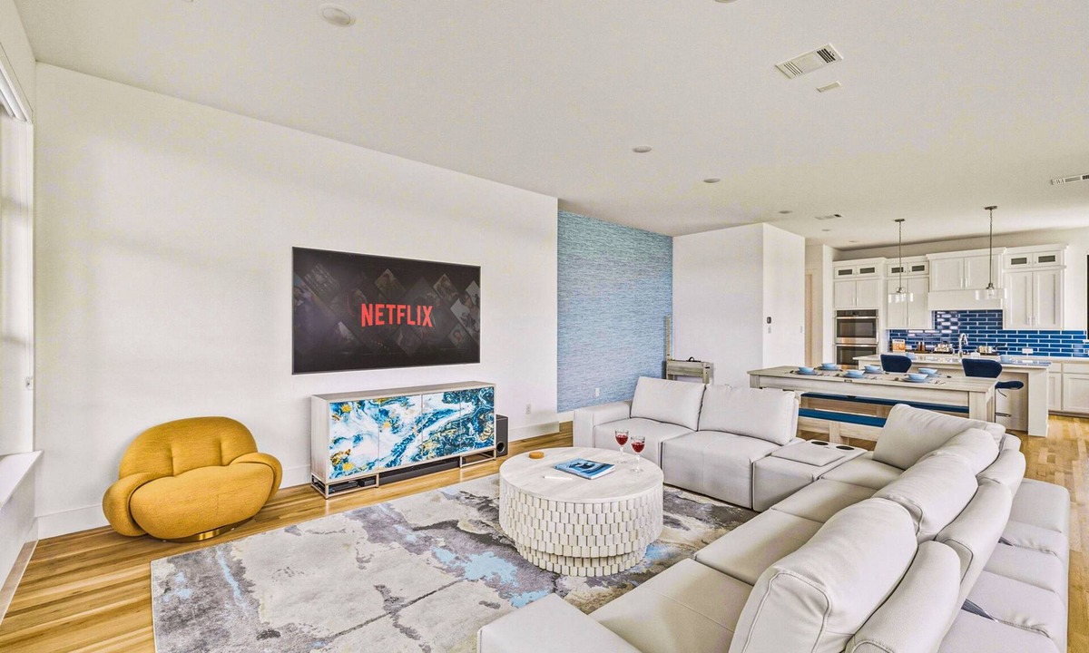 Rowlett House | Luxury Spacious Villa- Lake Access- EV