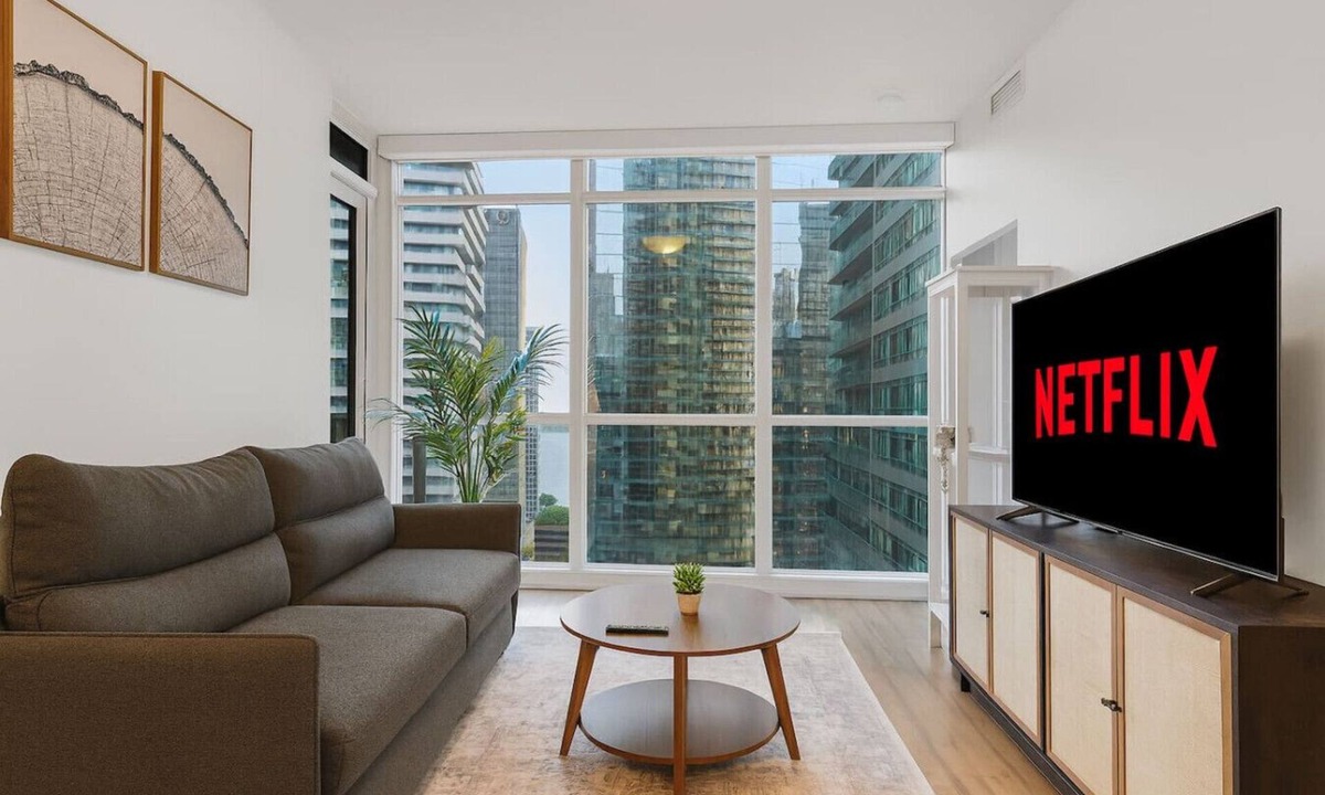 Toronto Entertainment District Hotel | Maple Leaf Stays - Rogers Centre - Scotiabank Arena