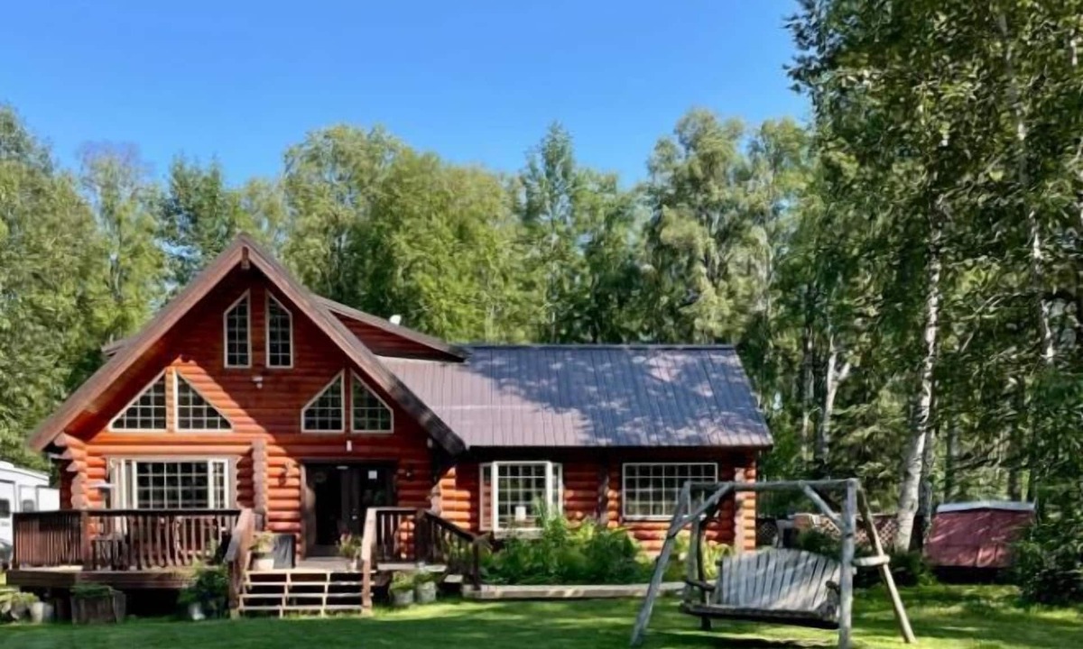 Talkeetna House | Meandering Moose Lodging