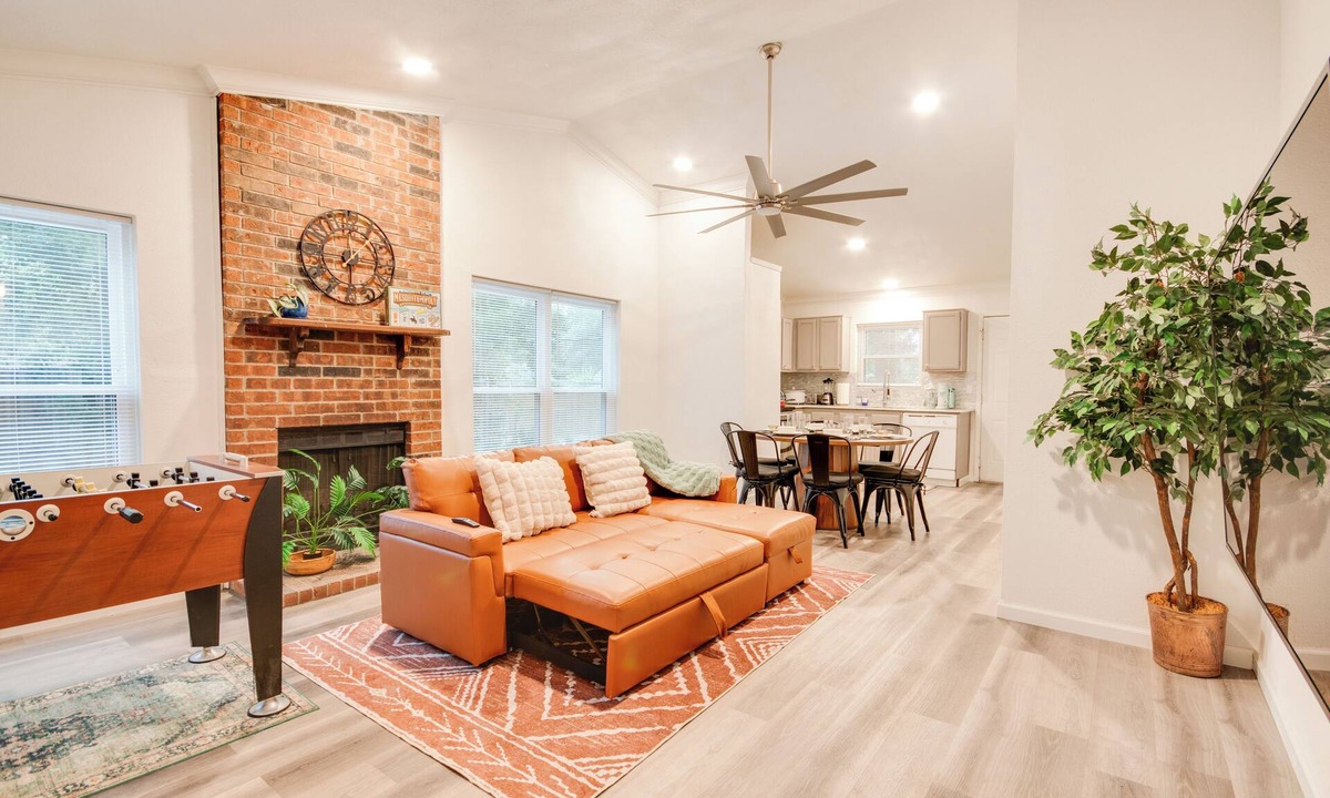 Mesquite House | Mesquite Retreat Mins to FIFA Fan Fest & Dallas