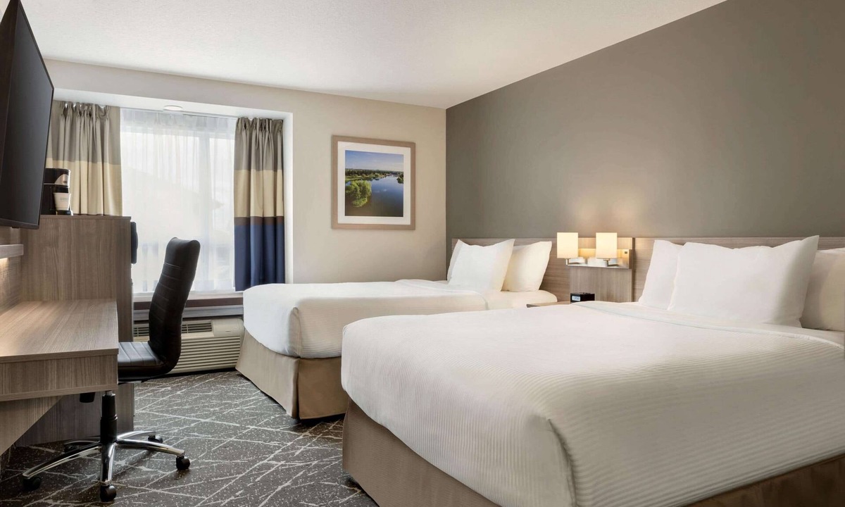 Lloydminster Hotel | Microtel Inn & Suites By Wyndham Lloydminster