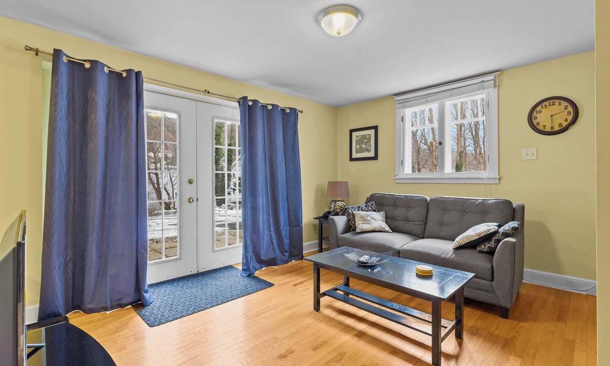 Waterford Valley Apartment | Midstream Loft 2BR Parking W&D
