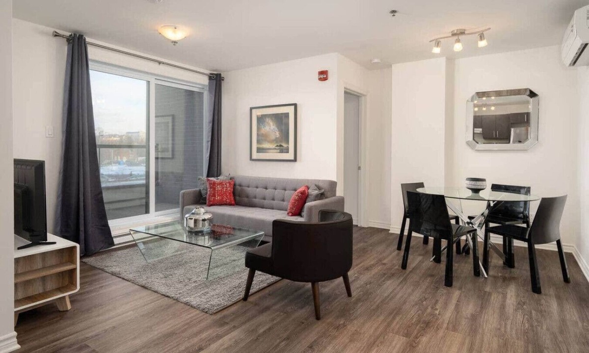 Cote-Des-Neiges—Notre-Dame-De-Grace Apartment | Midtown *206* - Condo 2 bdr