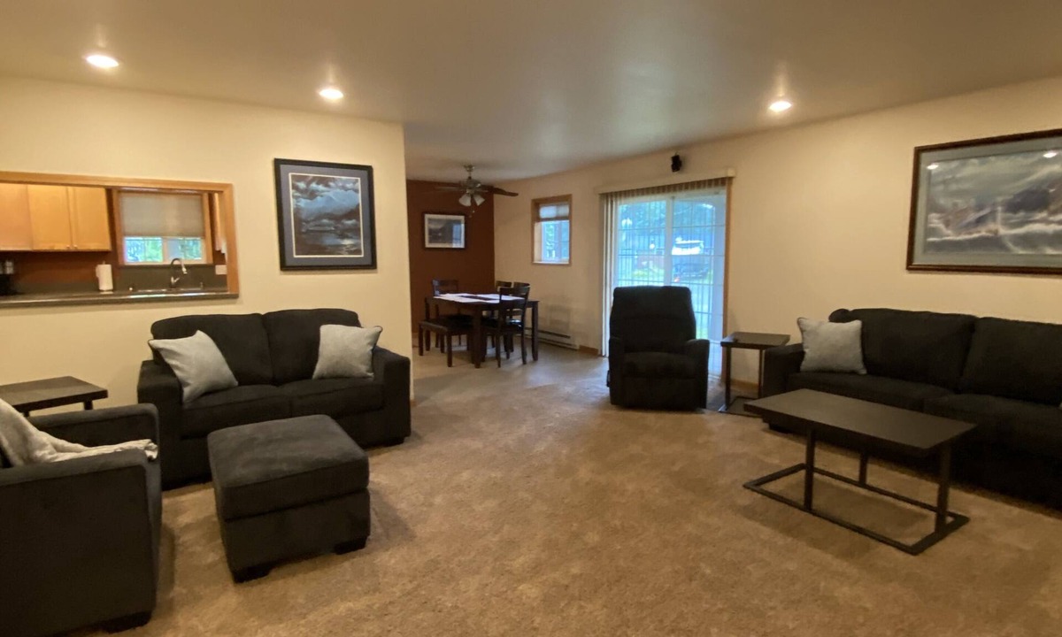Juneau House | Midtown Hideaway-Spacious comfortable home w/firepit.