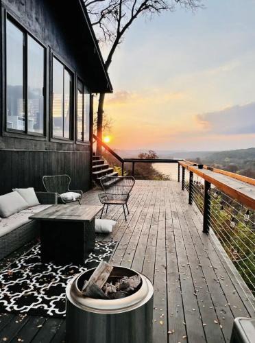 Rio Robles Villa | Million Dollar Lake Views On Lake Austin Mins to DT