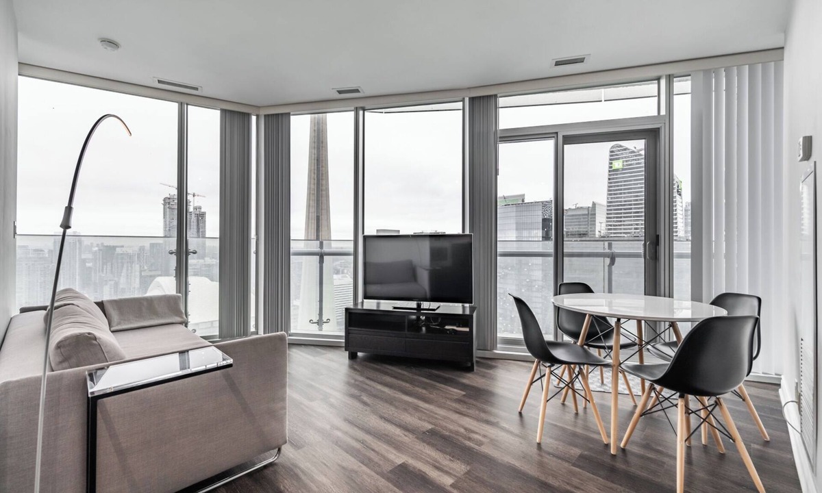 Central Waterfront Apartment | MILLION DOLLARS CN TOWER AND VIEWS - 2 BEDROOM SUITE WITH PARKING AND BALCONY