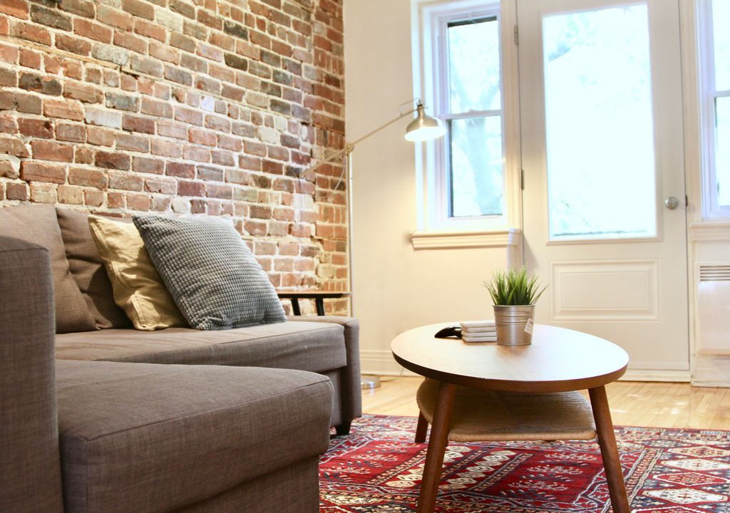 Milton Park Apartment | Modern 1Br With Private Parking In The Plateau