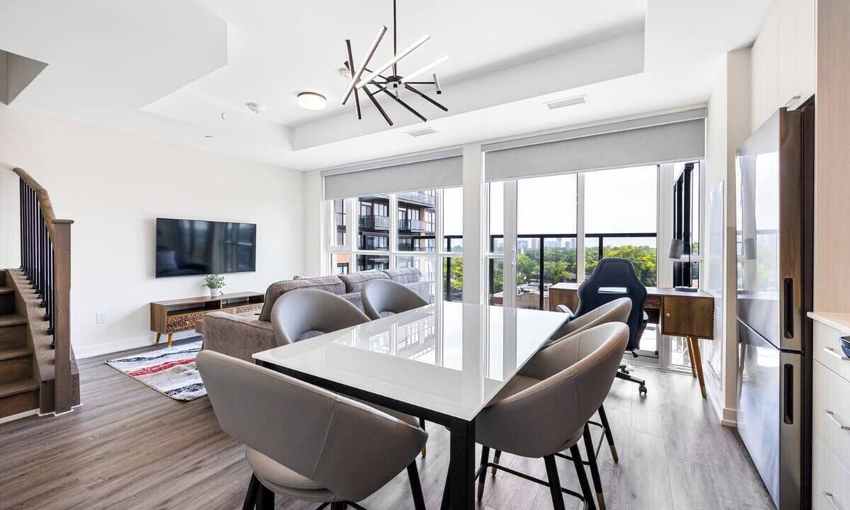 Harwood Hotel | Modern 3 Bedroom Suite with AC near Downtown Toronto