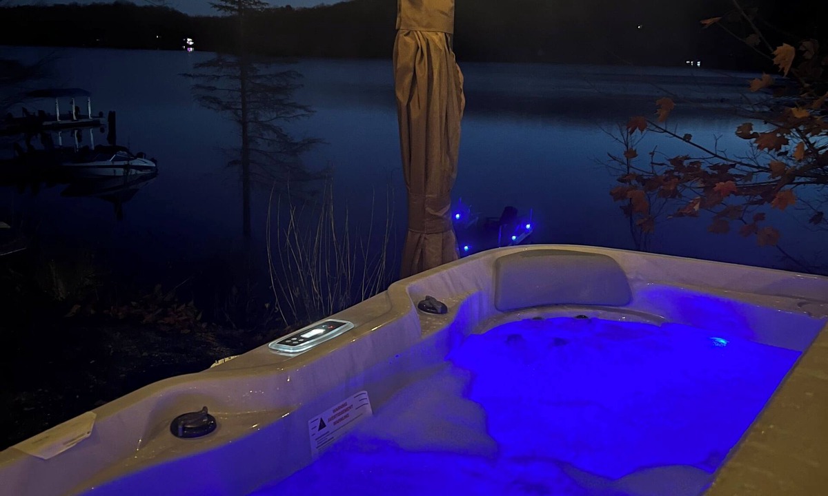 Perry House | Modern 4BR Lakefront Cottage w/Hot Tub & Dock