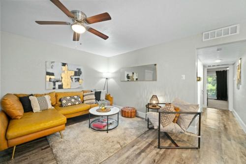 Arlington Apartment | Modern and Spacious Apartment | AT&T Stadium