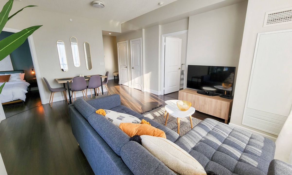 Etobicoke Condo | Modern Condo (2BD+2BATH), Free Parking