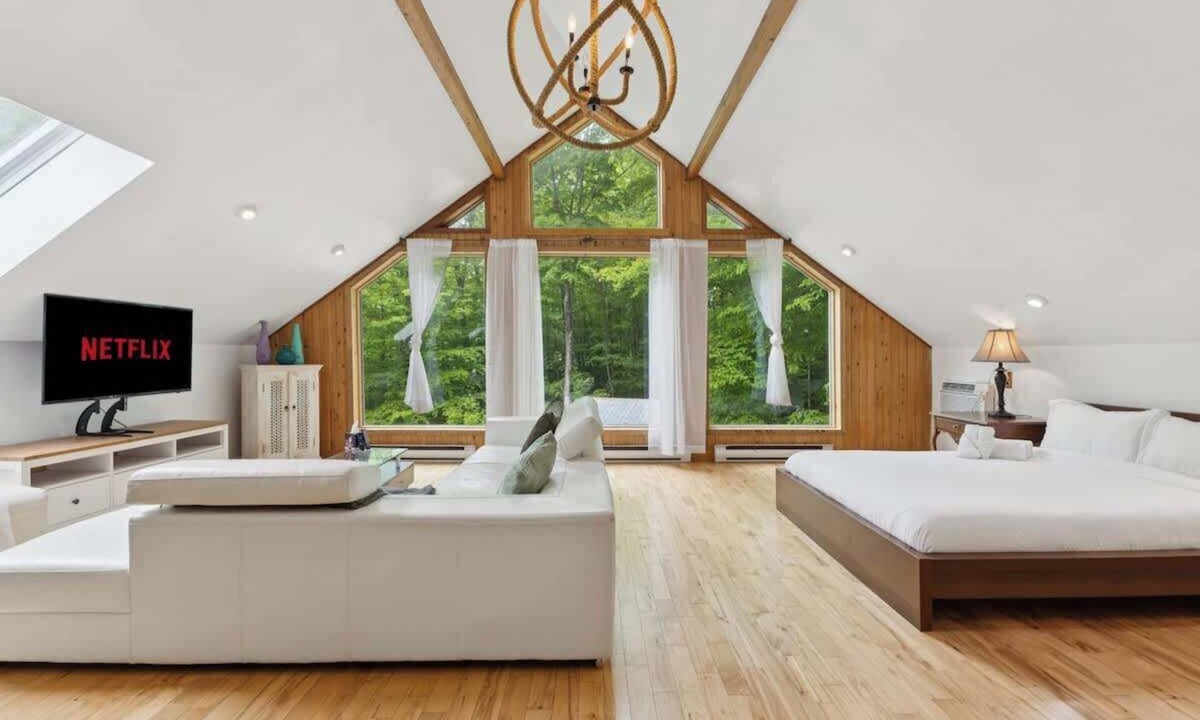 Argenteuil Regional County Municipality House | Modern Cottage Laurentians Private Pool & Nature