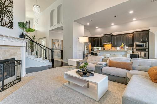 Little Elm House | Modern Home w/Office: Near Parks, Lake & Golf!