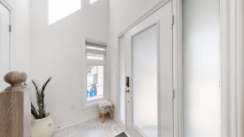 Gormley House | Modern in Richmond Hill
