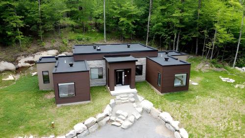 La Conception House | Modern Luxury Chalet Private Jacuzzi