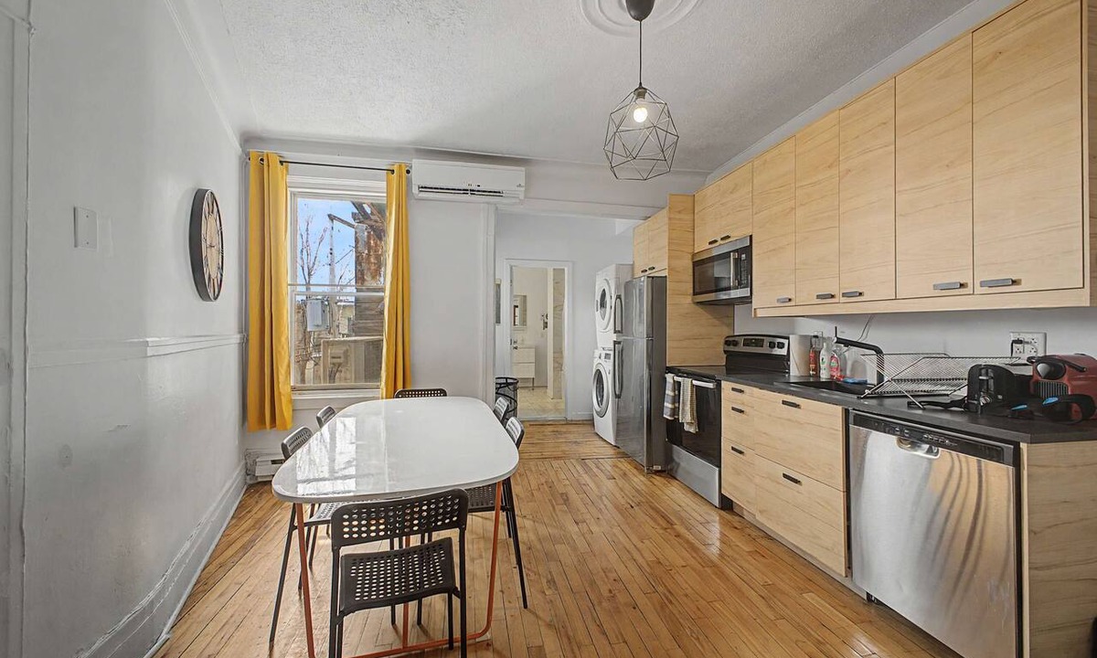 Sainte-Marie Apartment | Modern Montreal Apartment | Metro Nearby