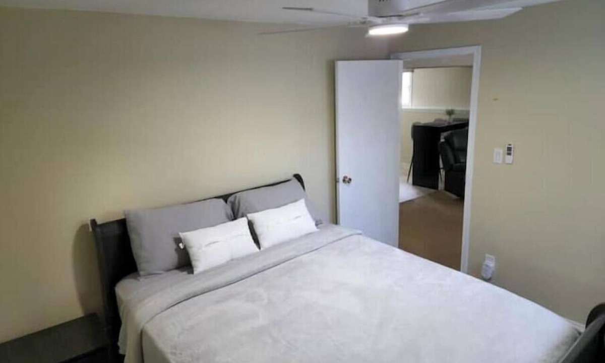 Prince Albert Apartment | Modern Private Suite w/Kitchen & Full Bath