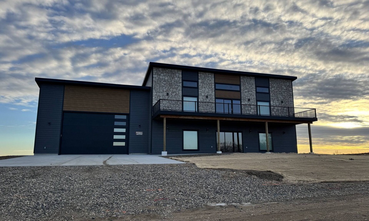 Crofton House | Modern Riverfront Escape, Crofton, NE - Entire Home