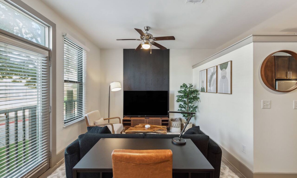 Cityplace Apartment | Modern Studio In The West Village. Uptown Area Gem