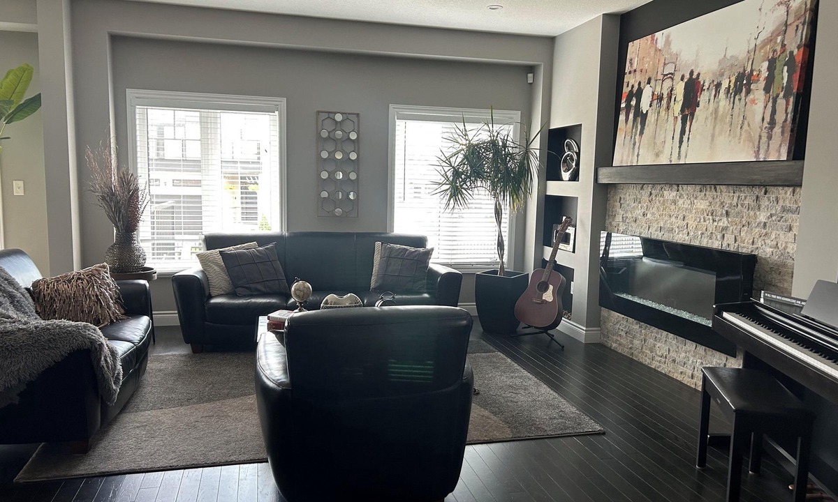 Doon South House | Modern Stunning House 4Bed 2.5 bath