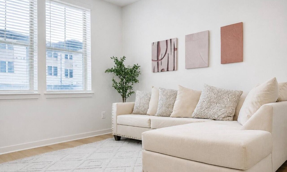 Sherman Apartment | Modern WorkFriendly Retreat w/Fast WiFi+Gym-Lndry