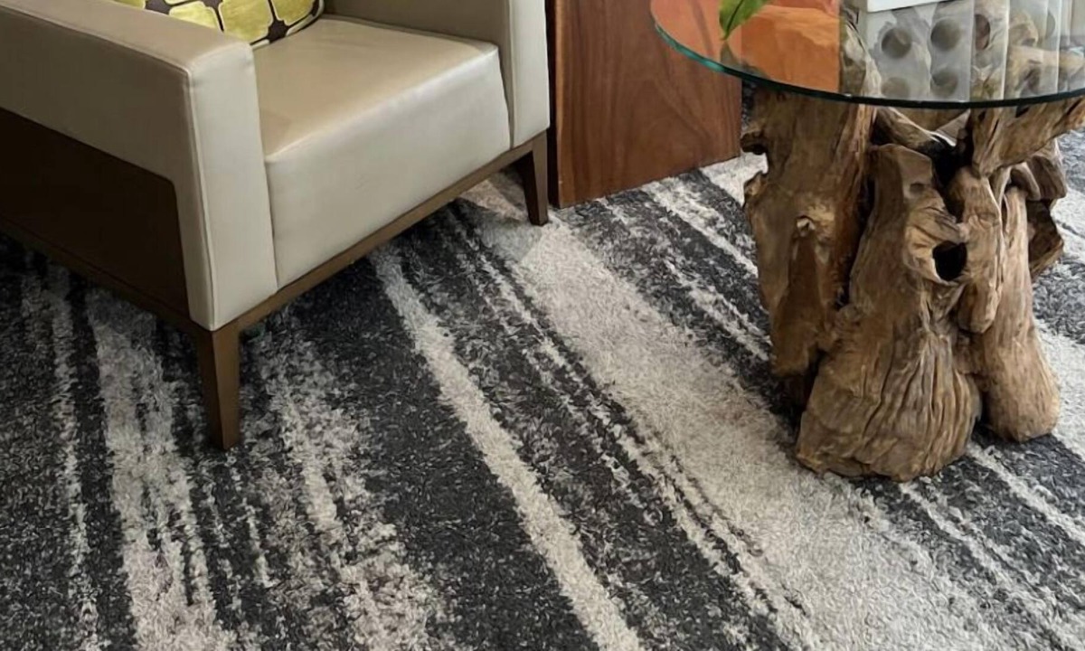Kessler Apartment | Modern1br/SmartCode Lock/ Free Garage Parking/Balcony/Gym/Pool Table