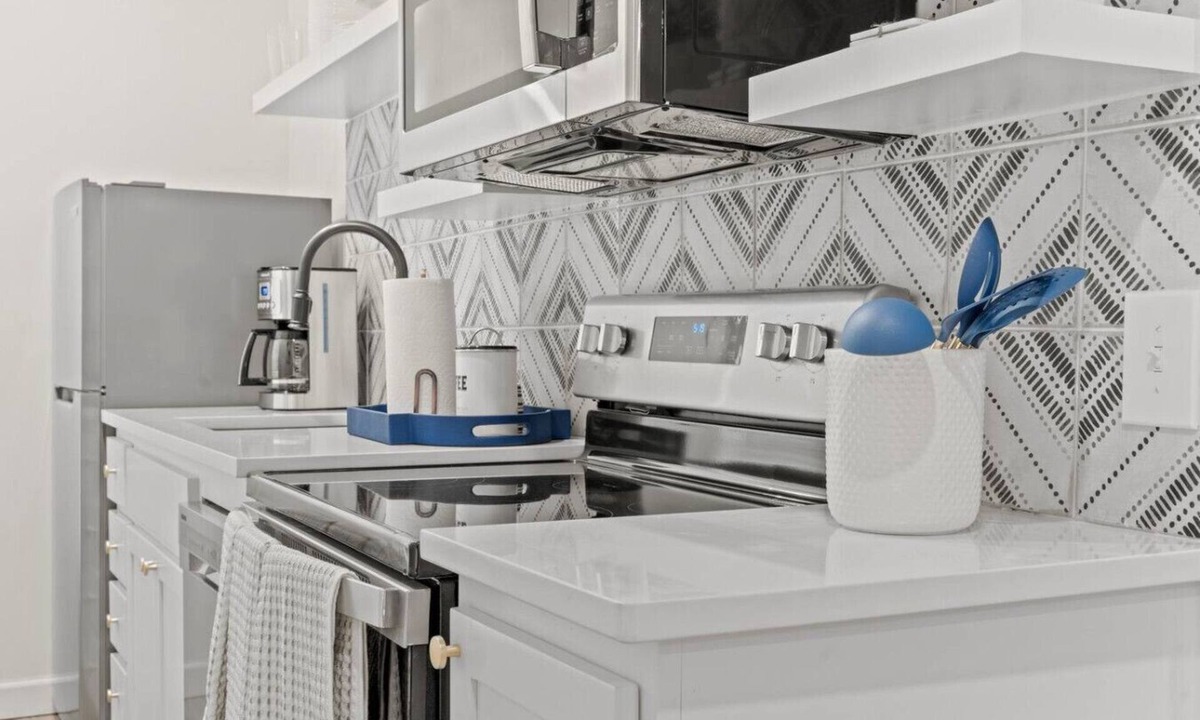 Central Arlington Apartment | Month Discount!Quiet Studio Apartment*Walk to UTA*